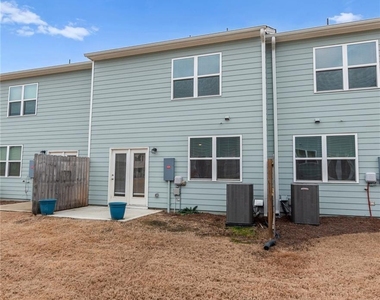328 Penn Station Way - Photo Thumbnail 16