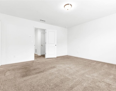 328 Penn Station Way - Photo Thumbnail 8