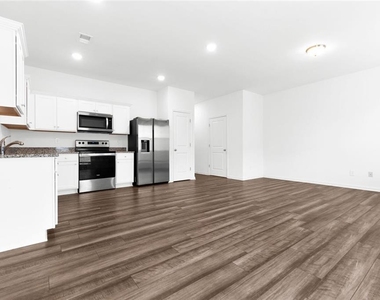 328 Penn Station Way - Photo Thumbnail 4