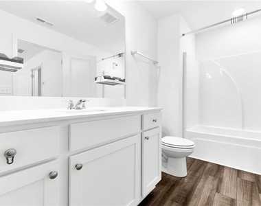 328 Penn Station Way - Photo Thumbnail 10