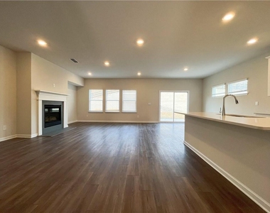6003 Hickory Crk Ct - Photo Thumbnail 9