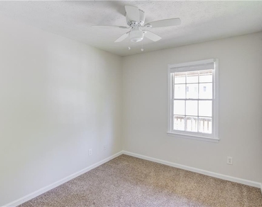 4647 Candlewyck Way - Photo Thumbnail 6