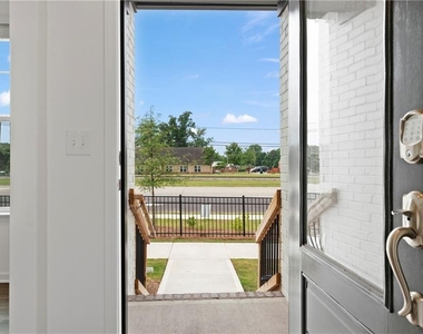 15 Constitution Avenue - Photo Thumbnail 4