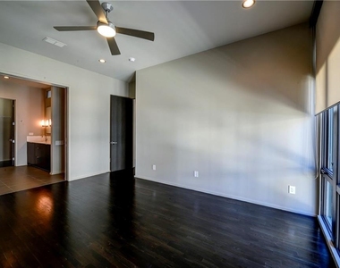 721 Longleaf Drive Ne - Photo Thumbnail 12