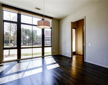 721 Longleaf Drive Ne - Photo Thumbnail 2
