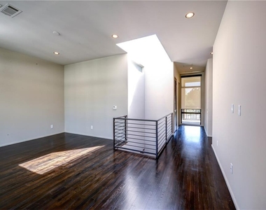 721 Longleaf Drive Ne - Photo Thumbnail 18