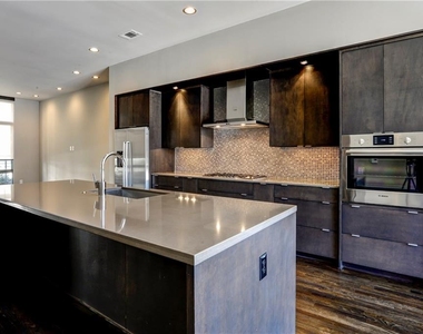 721 Longleaf Drive Ne - Photo Thumbnail 4