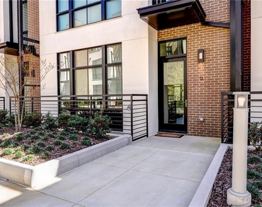 721 Longleaf Drive Ne - Photo Thumbnail 1