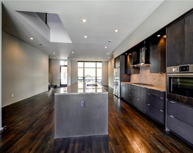 721 Longleaf Drive Ne - Photo Thumbnail 3