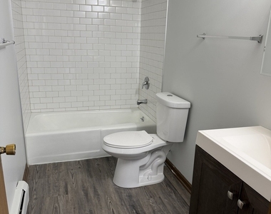 1465 Abbott Drive - Photo Thumbnail 2
