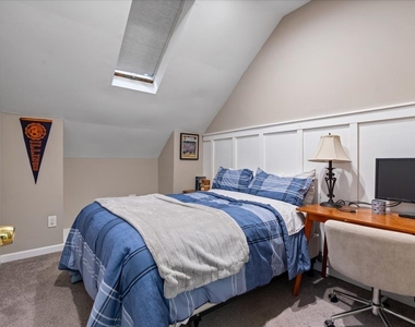2553 N Southport Avenue - Photo Thumbnail 17