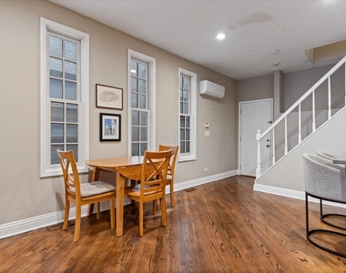 2553 N Southport Avenue - Photo Thumbnail 5