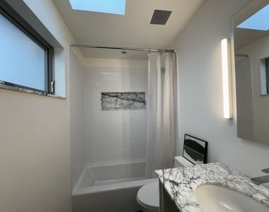 1317 N Leavitt Street - Photo Thumbnail 18