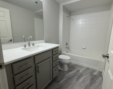 390 W Mahogany Court - Photo Thumbnail 8