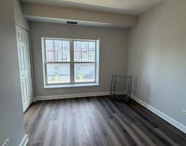 390 W Mahogany Court - Photo Thumbnail 4