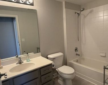 390 W Mahogany Court - Photo Thumbnail 7