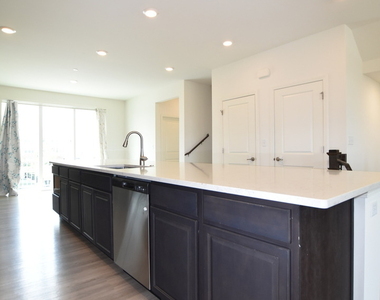 2945 Showplace Drive - Photo Thumbnail 17