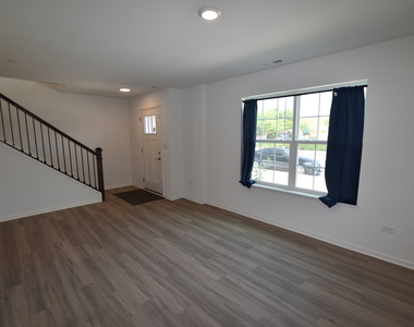 2945 Showplace Drive - Photo Thumbnail 6