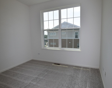 2945 Showplace Drive - Photo Thumbnail 25