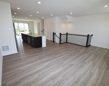 2945 Showplace Drive - Photo Thumbnail 11