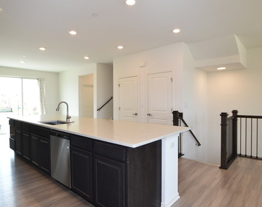 2945 Showplace Drive - Photo Thumbnail 13