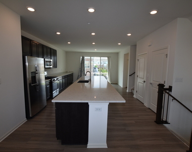 2945 Showplace Drive - Photo Thumbnail 12