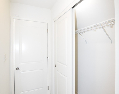 2945 Showplace Drive - Photo Thumbnail 7