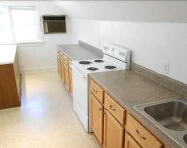 422 South Street - Photo Thumbnail 3