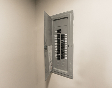 1809 Euclid Avenue - Photo Thumbnail 38