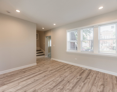 1809 Euclid Avenue - Photo Thumbnail 12