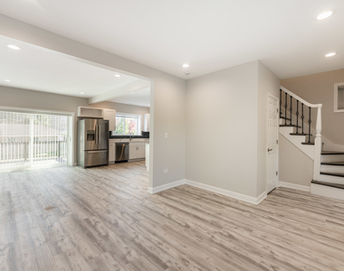 1809 Euclid Avenue - Photo Thumbnail 11