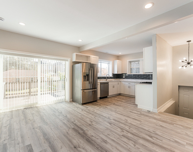 1809 Euclid Avenue - Photo Thumbnail 13