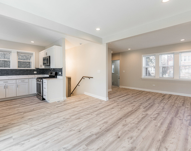 1809 Euclid Avenue - Photo Thumbnail 14