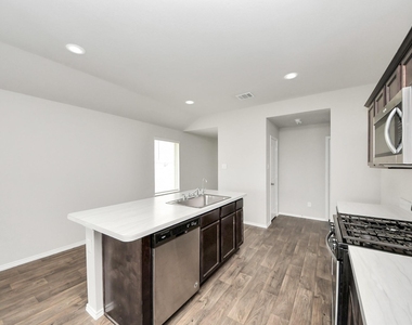 16916 Rich Pines Drive - Photo Thumbnail 5