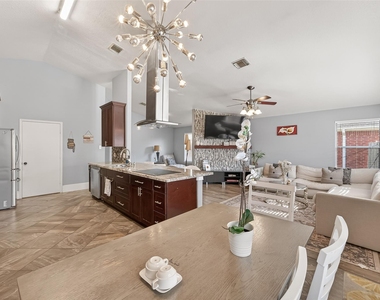 1214 Wesley Drive - Photo Thumbnail 18