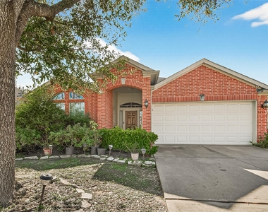 1214 Wesley Drive - Photo Thumbnail 2