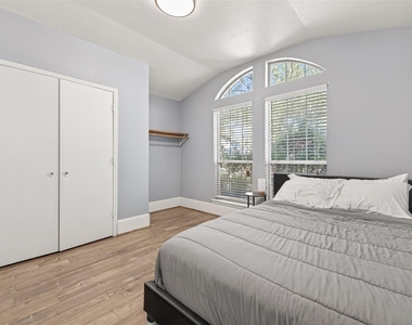 1214 Wesley Drive - Photo Thumbnail 36