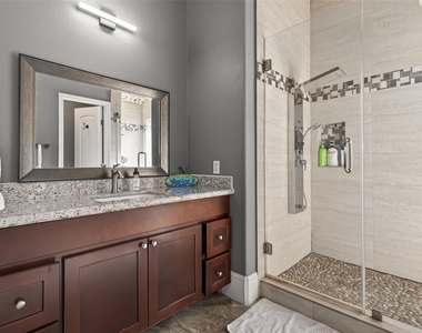 1214 Wesley Drive - Photo Thumbnail 32