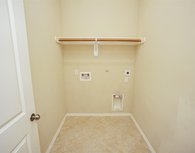 2910 Fair Chase Dr - Photo Thumbnail 19
