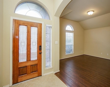 2910 Fair Chase Dr - Photo Thumbnail 1