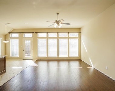 2910 Fair Chase Dr - Photo Thumbnail 7