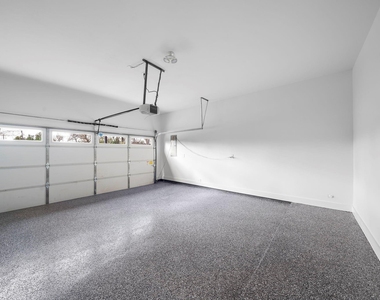 309 E 43rd Street - Photo Thumbnail 15