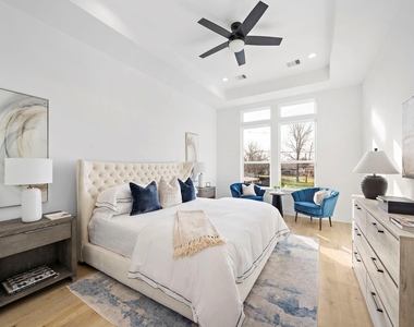 309 E 43rd Street - Photo Thumbnail 8