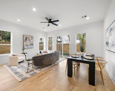 309 E 43rd Street - Photo Thumbnail 3