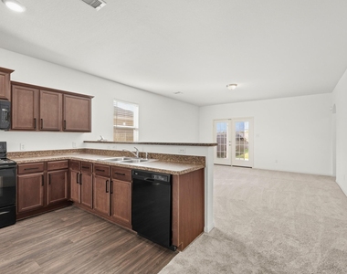 718 Crystal Lakes Drive - Photo Thumbnail 8