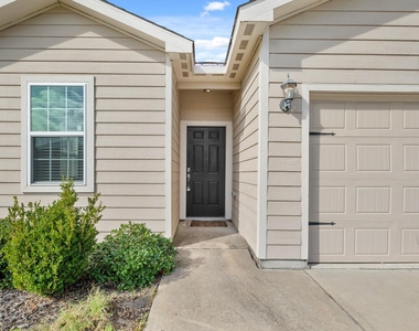 718 Crystal Lakes Drive - Photo Thumbnail 1