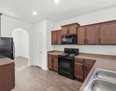718 Crystal Lakes Drive - Photo Thumbnail 7