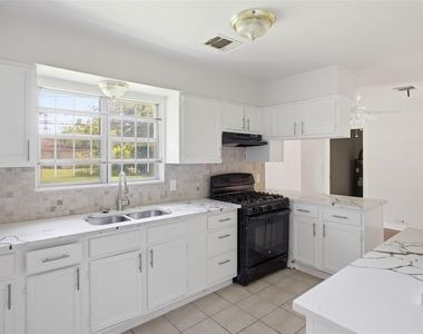 5622 Woodgreen Street - Photo Thumbnail 6