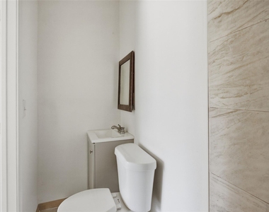 5622 Woodgreen Street - Photo Thumbnail 10