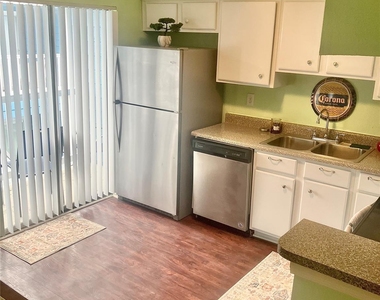 3506 Cove View Boulevard - Photo Thumbnail 18
